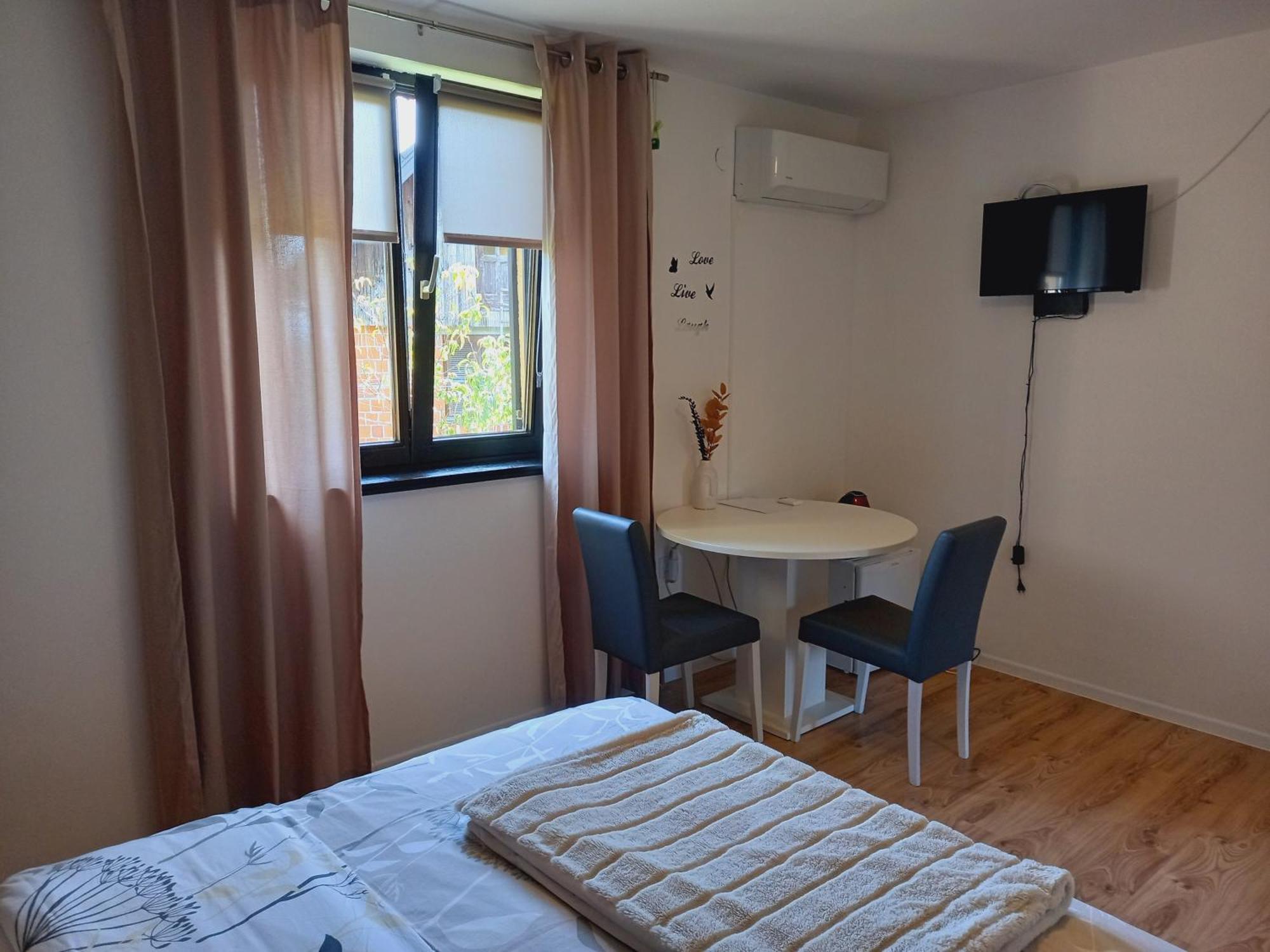 Guest House Lisina Poljanak Luaran gambar